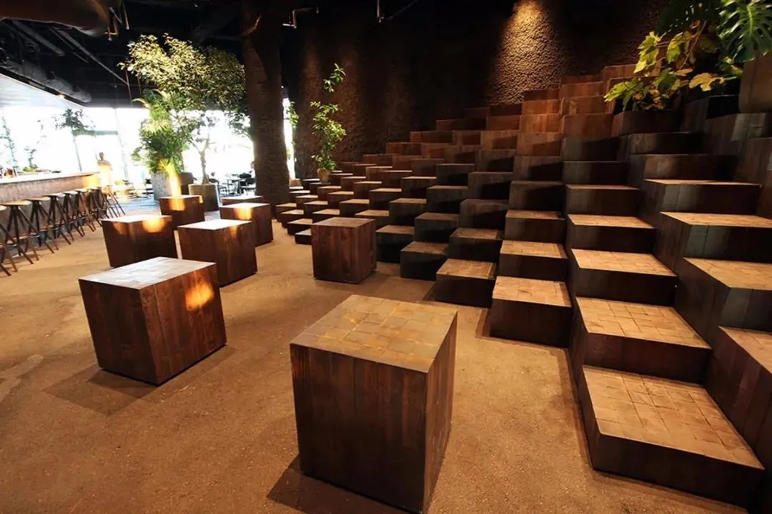 湖南这个日本餐饮空间设计，带你来到热带丛林